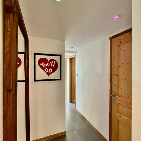 In-ski Out! Spacious & Stylish For 8 In The Heart Of Lavachet Apartment