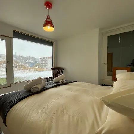 Apartment In-ski Out! Spacious & Stylish For 8 In The Heart Of Lavachet *