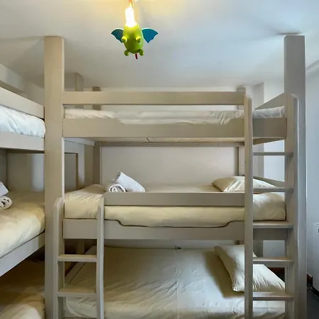 In-ski Out! Spacious & Stylish For 8 In The Heart Of Lavachet Apartment *