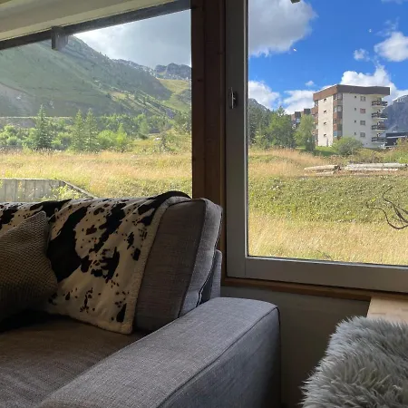 In-ski Out! Spacious & Stylish For 8 In The Heart Of Lavachet *