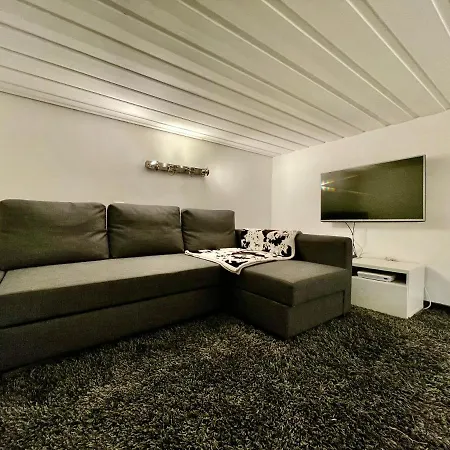 In-ski Out! Spacious & Stylish For 8 In The Heart Of Lavachet Apartment *