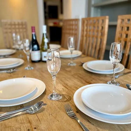 In-ski Out! Spacious & Stylish For 8 In The Heart Of Lavachet