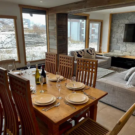 Apartment In-ski Out! Spacious & Stylish For 8 In The Heart Of Lavachet