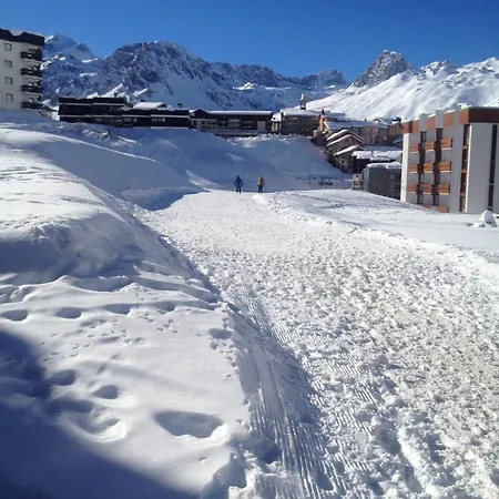 In-ski Out! Spacious & Stylish For 8 In The Heart Of Lavachet Apartment *